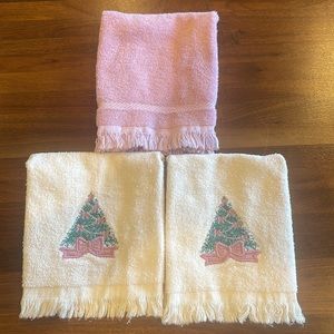 Vintage Christmas / Holiday Fringe Towels set